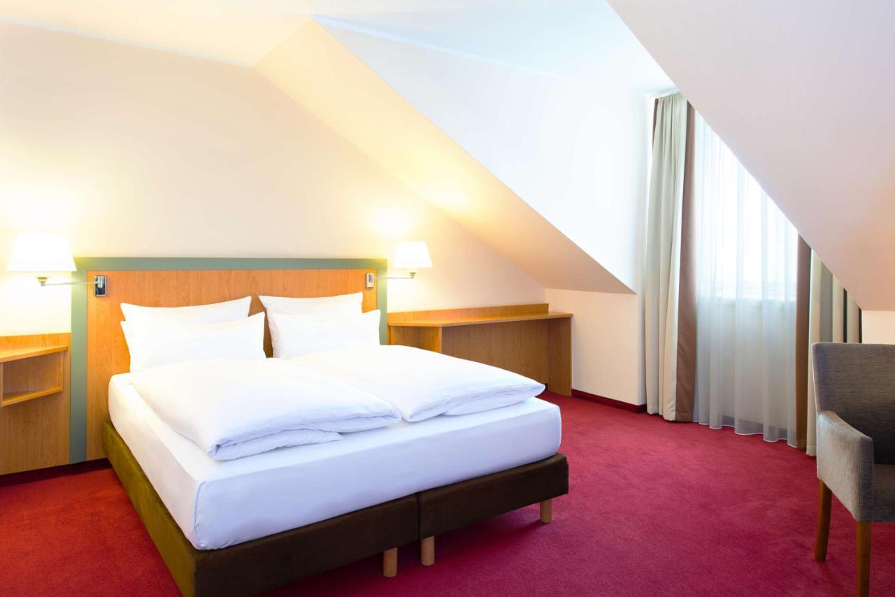 Nh Berlin Potsdam Conference Center Hotel Kleinmachnow Exterior foto